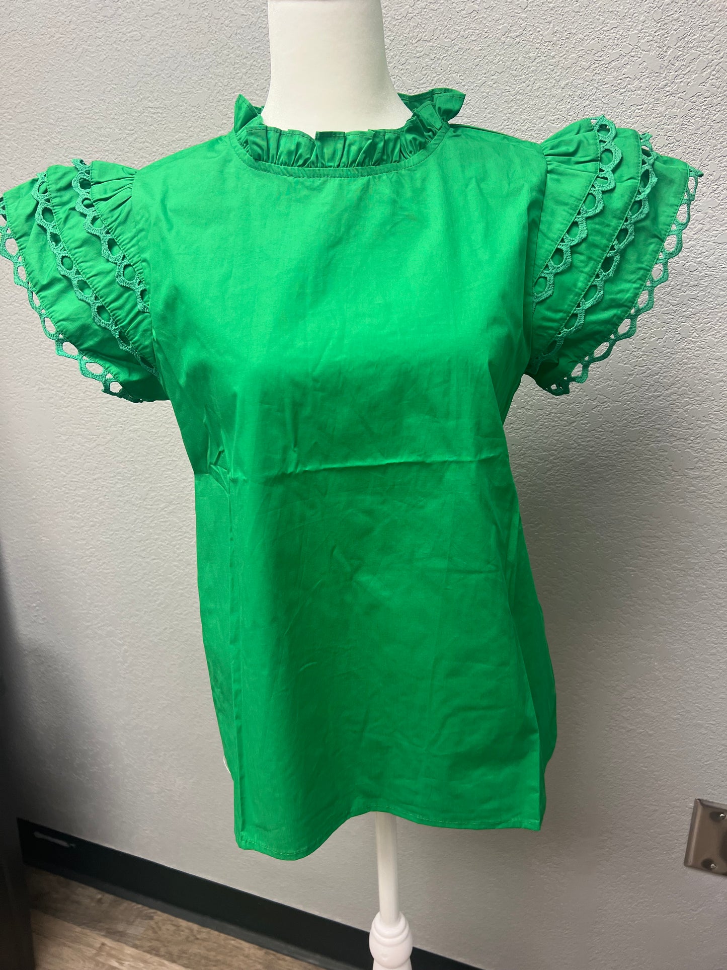 Circle Trim Ruffle Top-Green